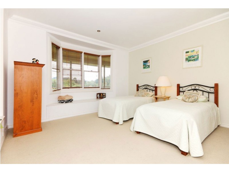 14 Fairy Wren Ct, Bonogin QLD 4213