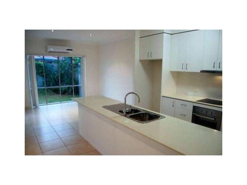 1/32 Marks Drive, Varsity Lakes QLD 4227