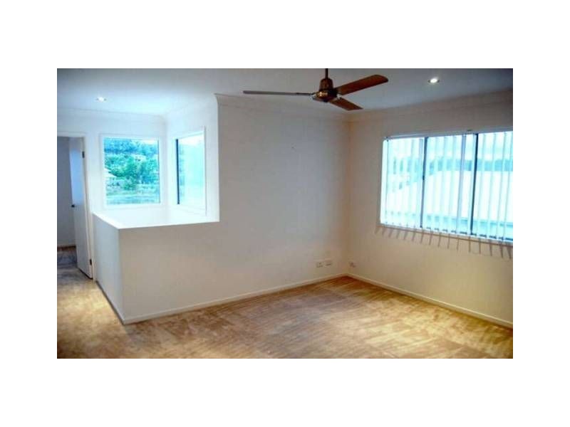 1/32 Marks Drive, Varsity Lakes QLD 4227