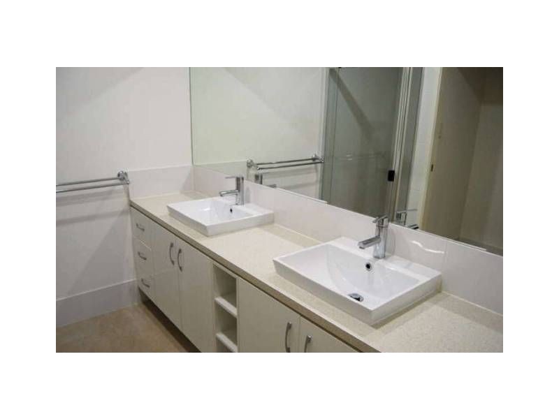 1/32 Marks Drive, Varsity Lakes QLD 4227