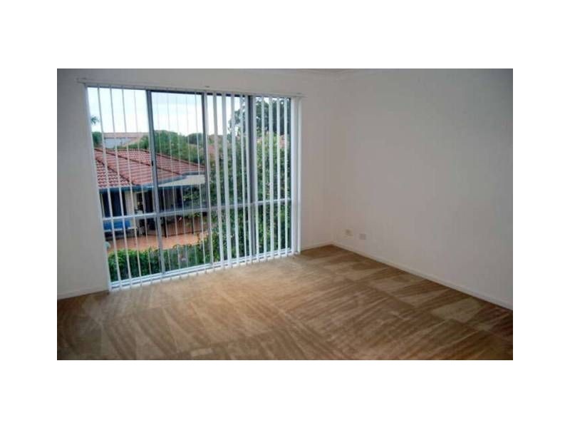 1/32 Marks Drive, Varsity Lakes QLD 4227