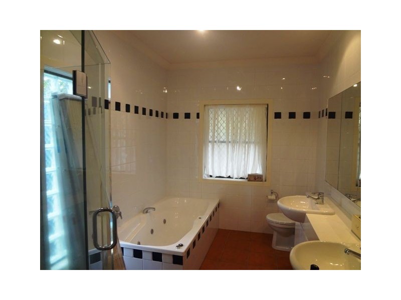 6 Baron Court, Tallai QLD 4213