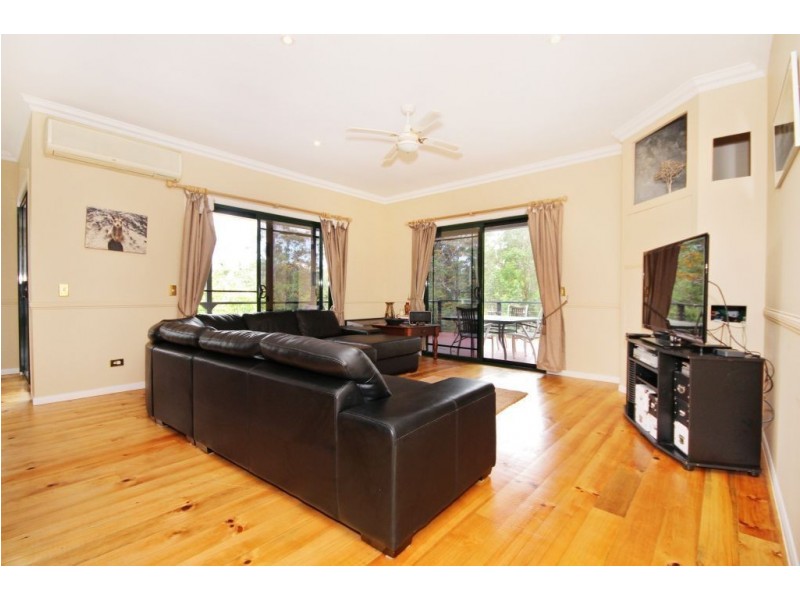 15 Honeysuckle Lane, Bonogin QLD 4213