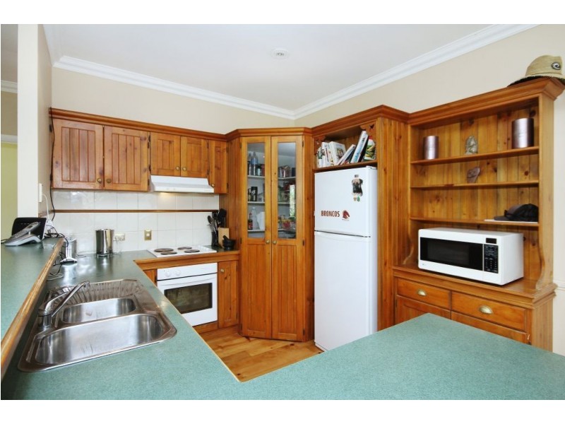 15 Honeysuckle Lane, Bonogin QLD 4213