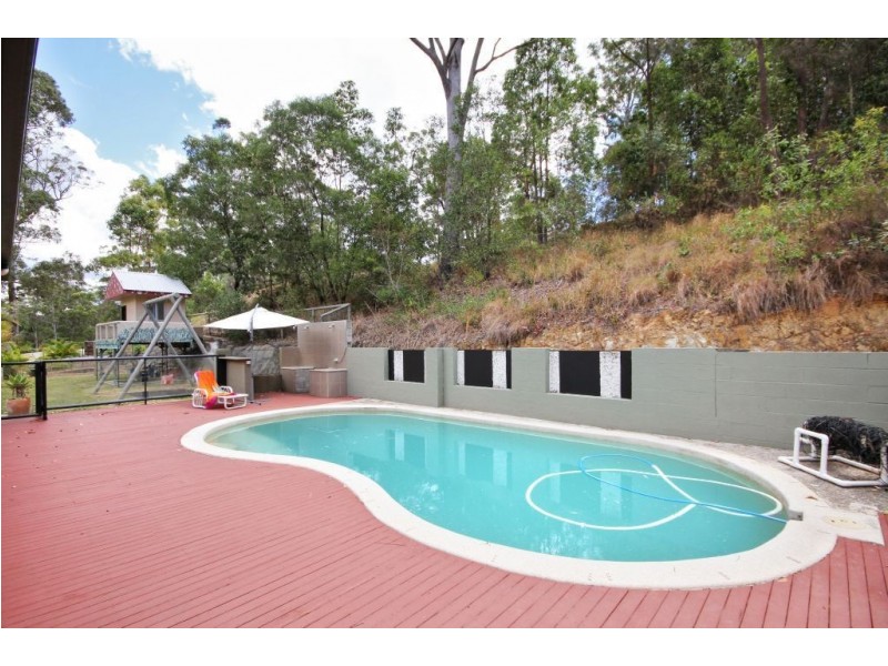 15 Honeysuckle Lane, Bonogin QLD 4213