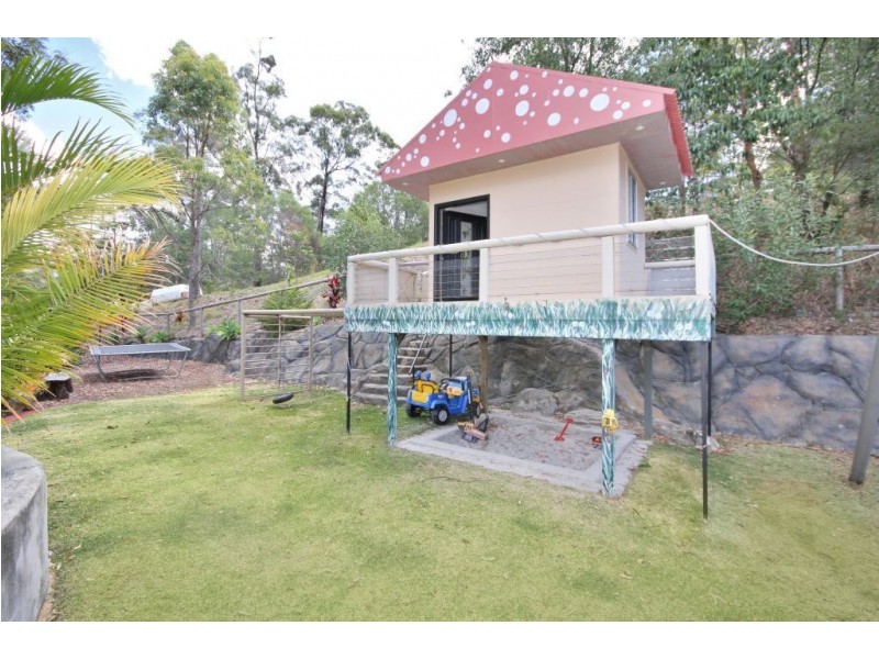 15 Honeysuckle Lane, Bonogin QLD 4213
