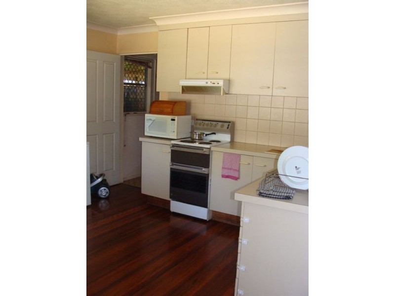 11 Nevinia Street, Labrador QLD 4215