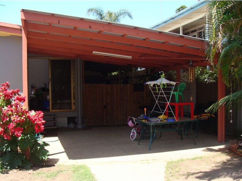 11 Nevinia Street, Labrador QLD 4215