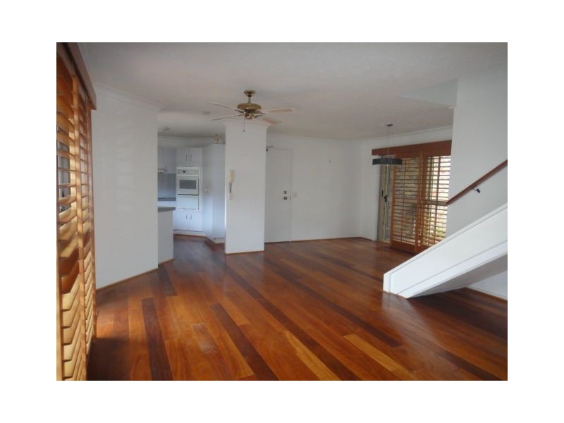 10/61 Bauer Street, Southport QLD 4215