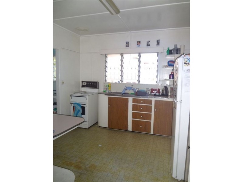 65 Eugaree Street, Southport QLD 4215