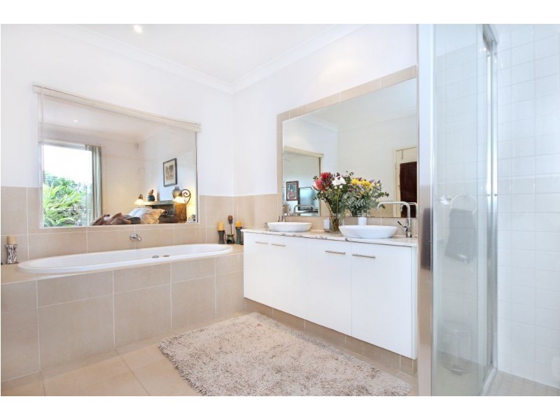 138 Easthill Drive, Robina QLD 4226