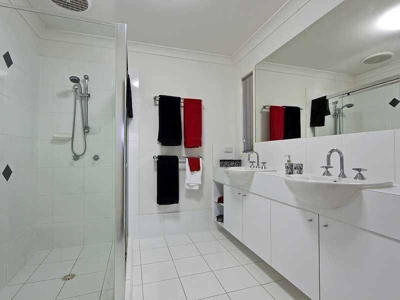 9 Skywatch Circuit, Reedy Creek QLD 4227