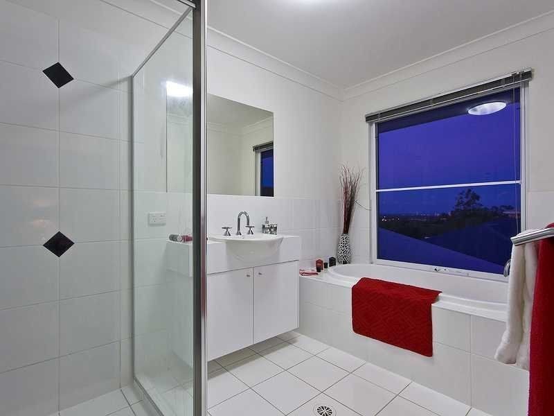 9 Skywatch Circuit, Reedy Creek QLD 4227
