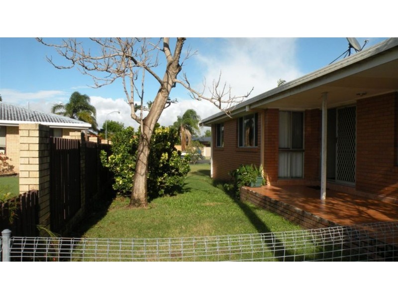 12 Aroona Drive, Broadbeach Waters QLD 4218