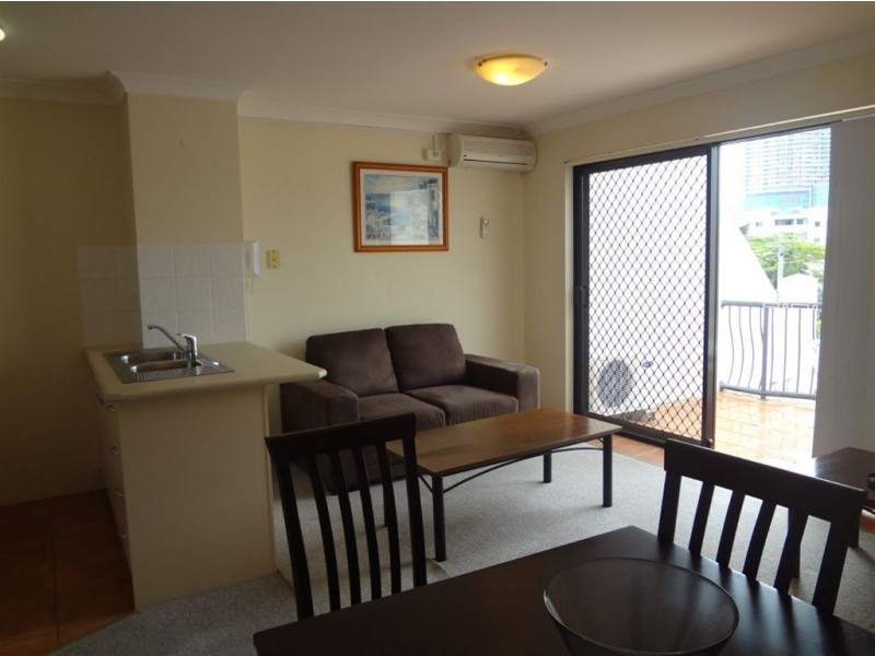 23/33 Lenneberg Street, Southport QLD 4215