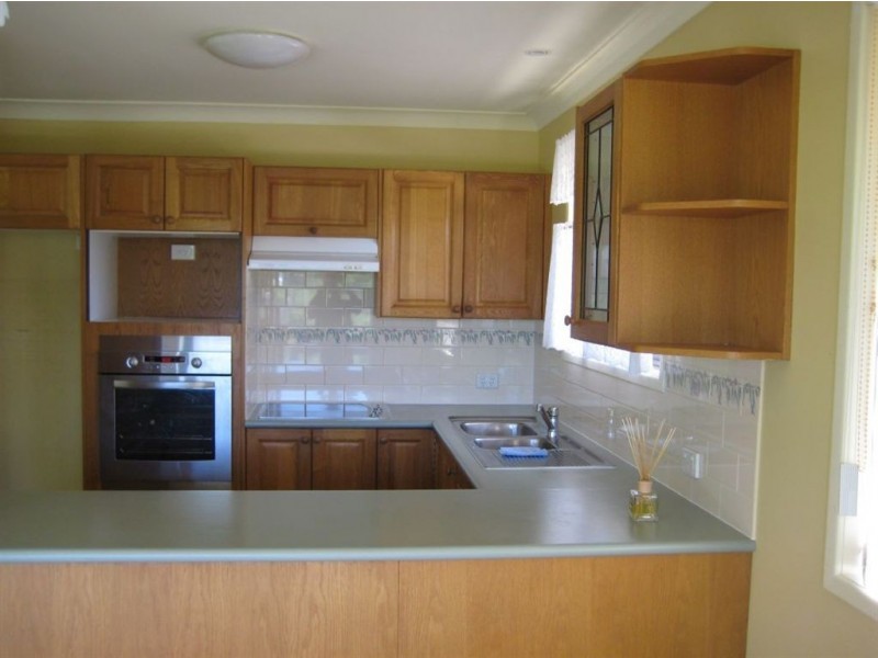 13 Gurrah Avenue, Southport QLD 4215