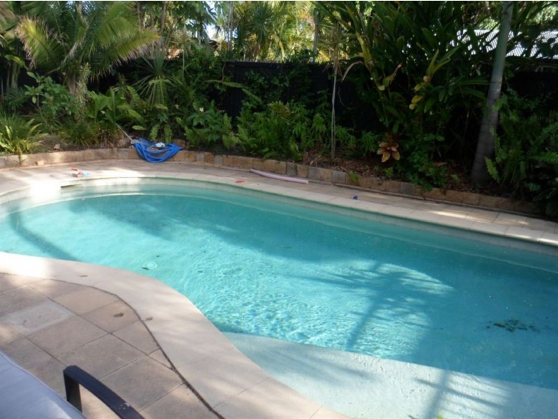 22 Mole Avenue, Southport QLD 4215