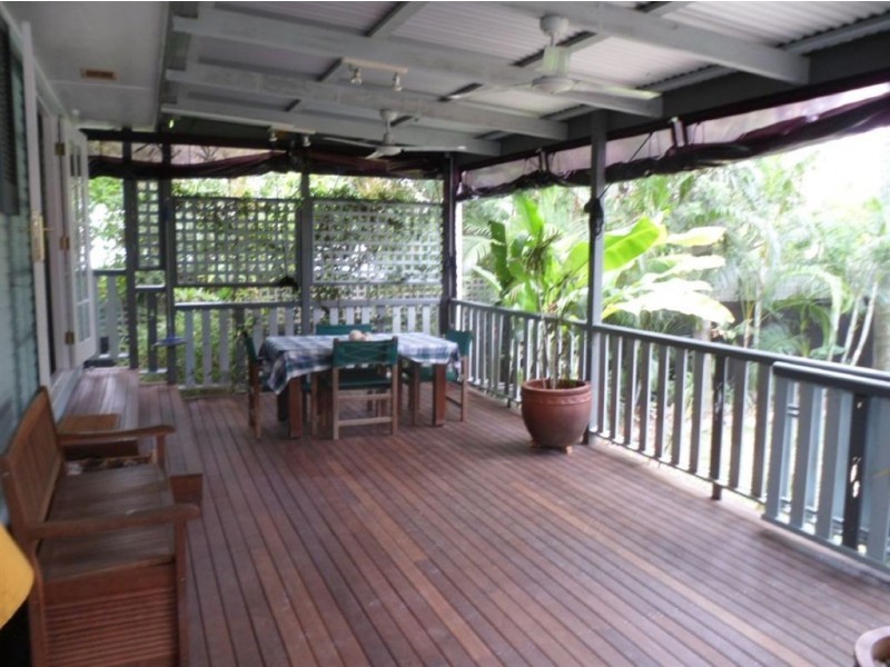 22 Mole Avenue, Southport QLD 4215