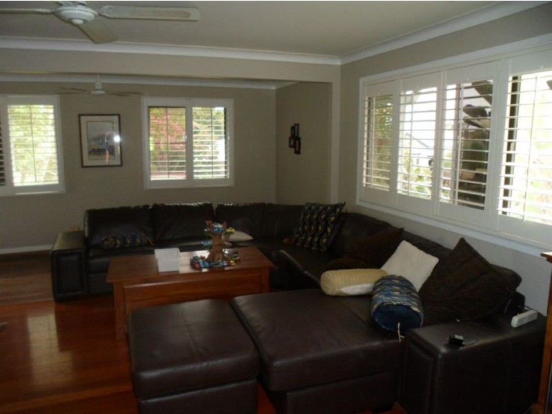 22 Mole Avenue, Southport QLD 4215