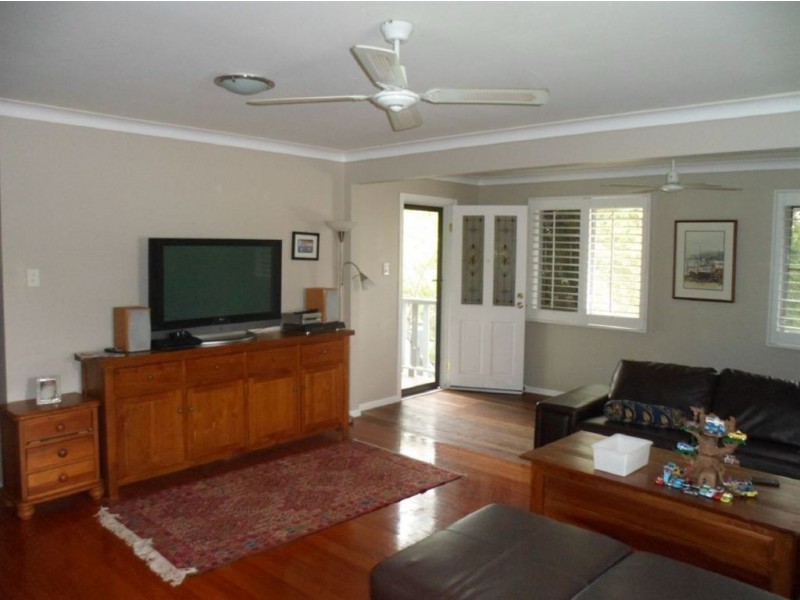 22 Mole Avenue, Southport QLD 4215