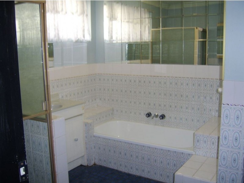 61 Warrener St, Nerang QLD 4211