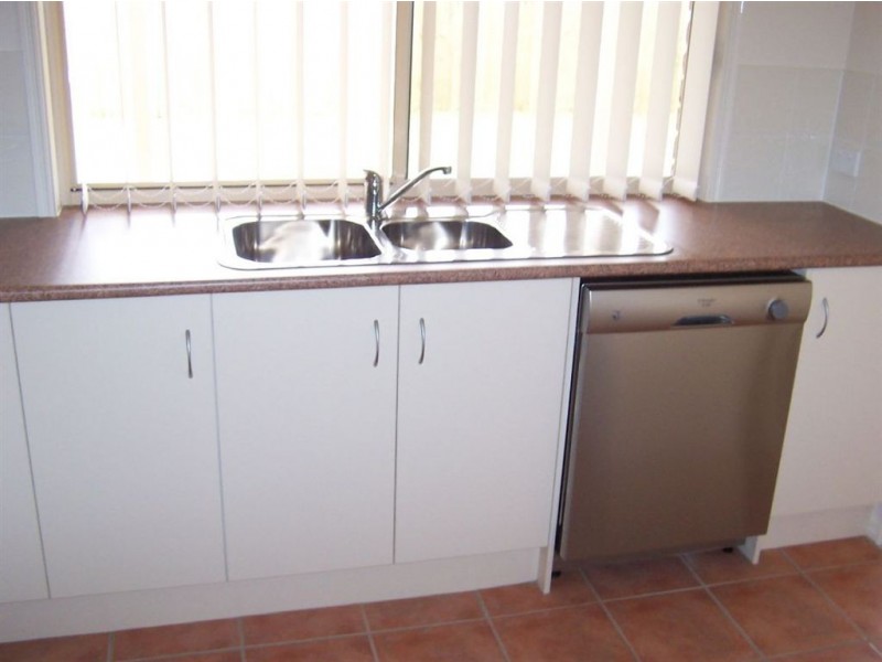 42 Banksia Drive, Raceview QLD 4305