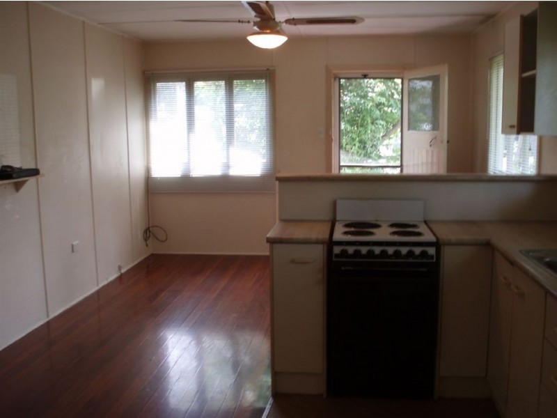 1/82 Eugaree Street, Southport QLD 4215