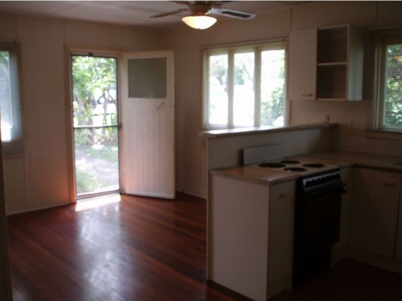 1/82 Eugaree Street, Southport QLD 4215