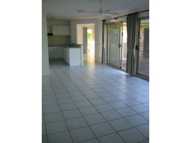 27 Cathedral Ave, Molendinar QLD 4214