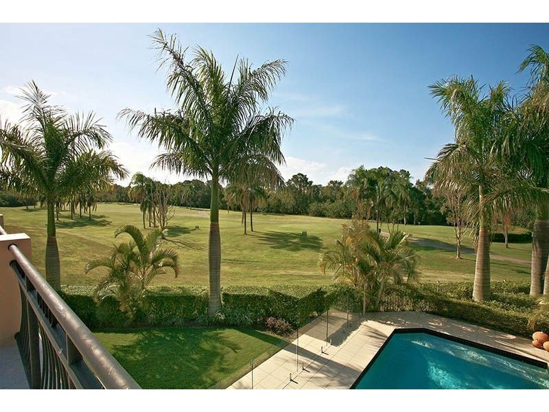 44 Meadowlake Drive, Carrara QLD 4211