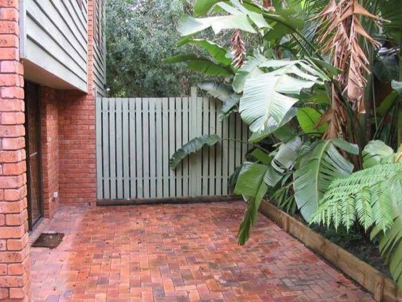 4/57 Benowa Road, Southport QLD 4215