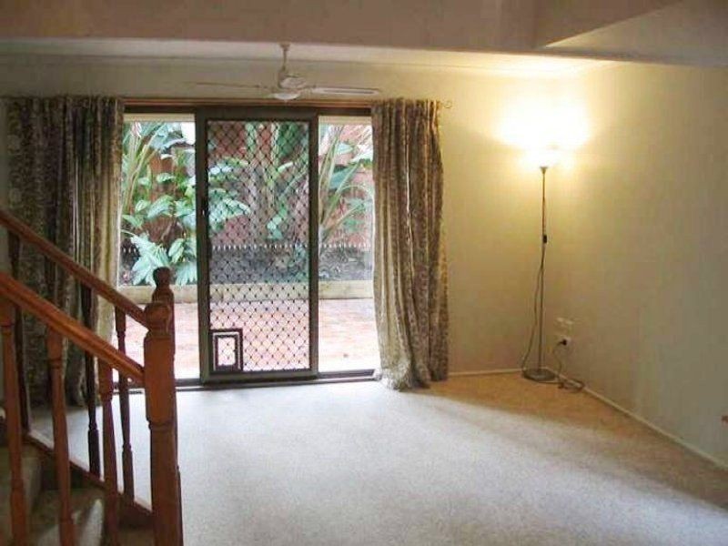 4/57 Benowa Road, Southport QLD 4215