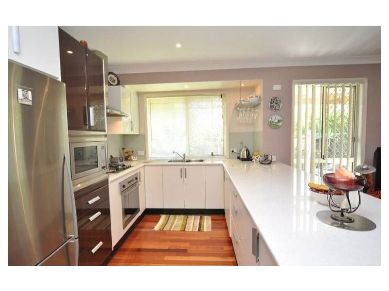 2/1 Jacqueline Ave, Labrador QLD 4215