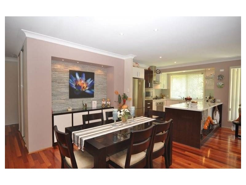 2/1 Jacqueline Ave, Labrador QLD 4215
