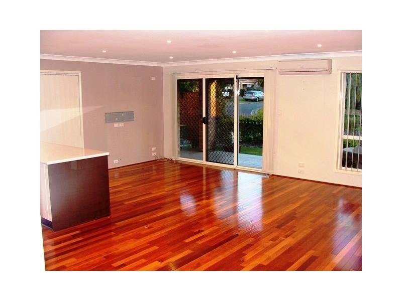 2/1 Jacqueline Ave, Labrador QLD 4215
