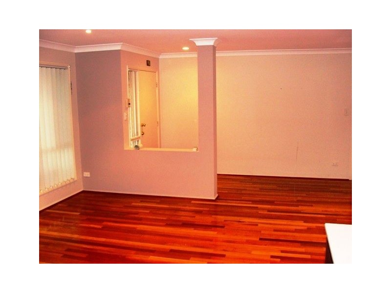 2/1 Jacqueline Ave, Labrador QLD 4215