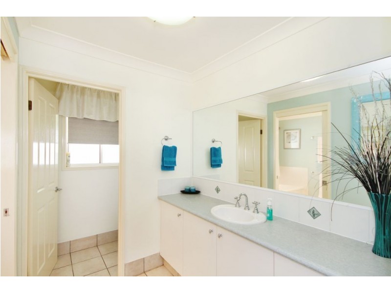 39 White Ash Road, Bonogin QLD 4213