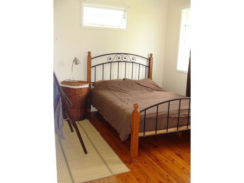 17 Mabel Ave, Southport QLD 4215