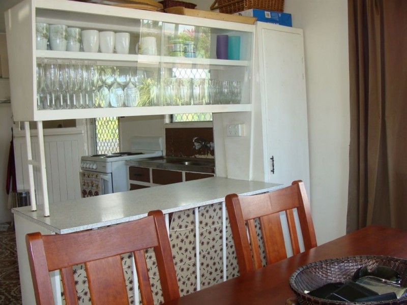 17 Mabel Ave, Southport QLD 4215