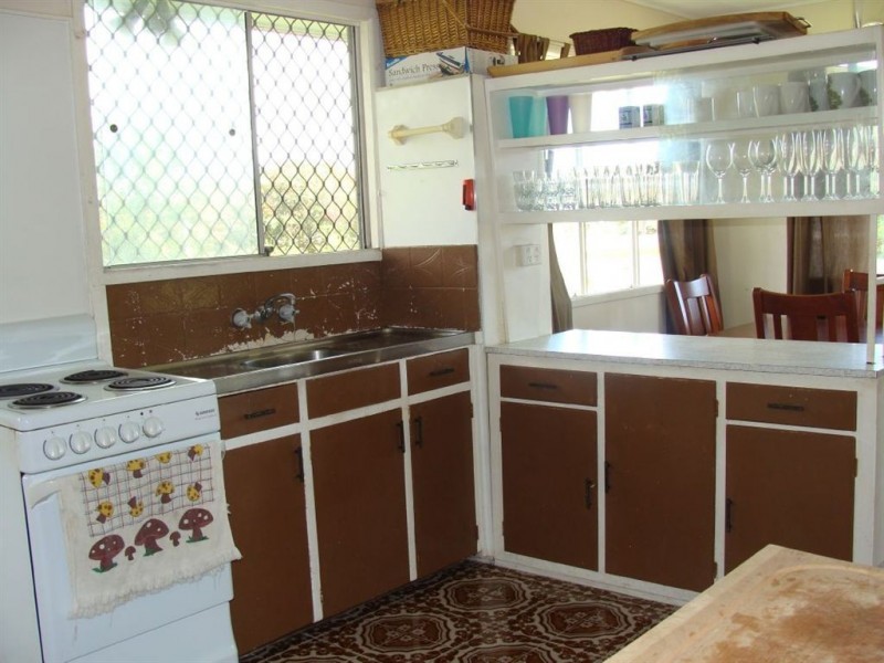 17 Mabel Ave, Southport QLD 4215