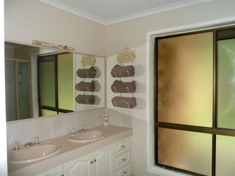 30 Lyminge Court, Bonogin QLD 4213