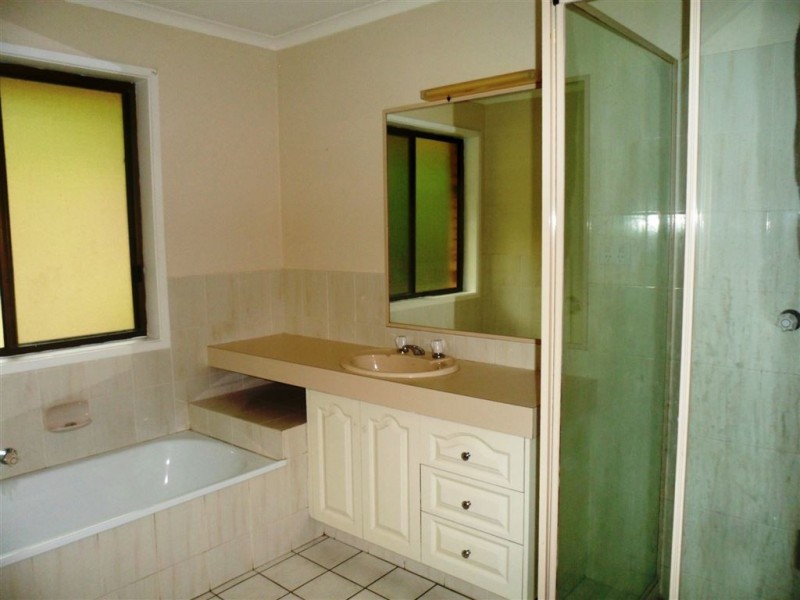 30 Lyminge Court, Bonogin QLD 4213