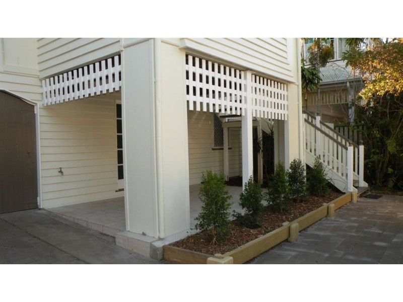 52 Bauer Street, Southport QLD 4215