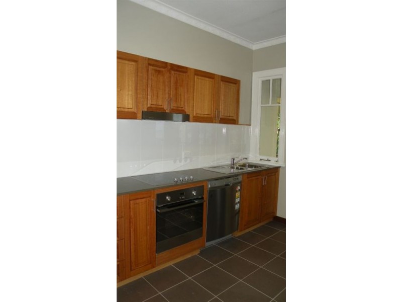 52 Bauer Street, Southport QLD 4215