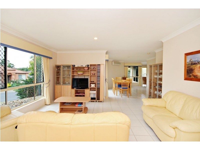 2 Tillys Place, Burleigh Heads QLD 4220