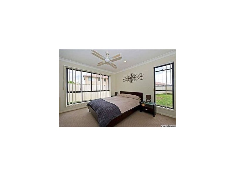 3 Katie Crt, Arundel QLD 4214