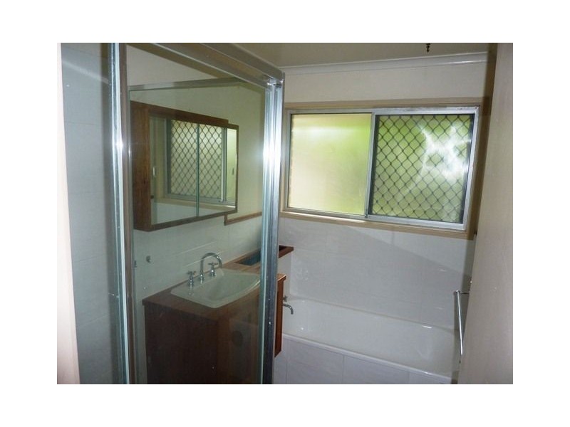 4 Tomanbil Terrace, Ashmore QLD 4214