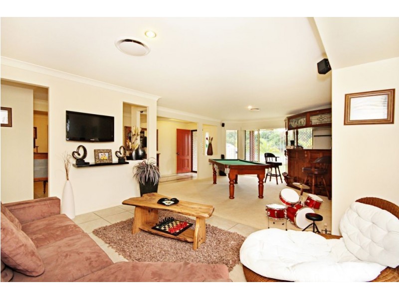 4 McLachlan Avenue, Mudgeeraba QLD 4213