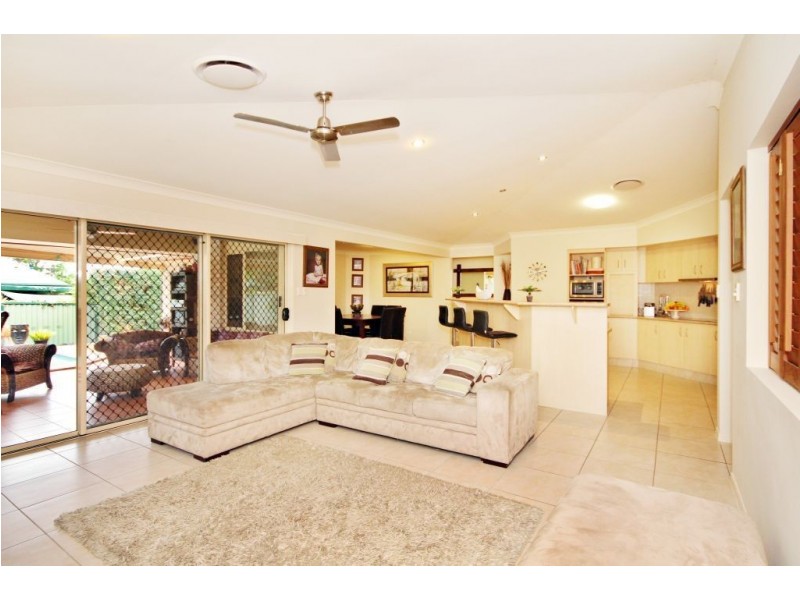 4 McLachlan Avenue, Mudgeeraba QLD 4213
