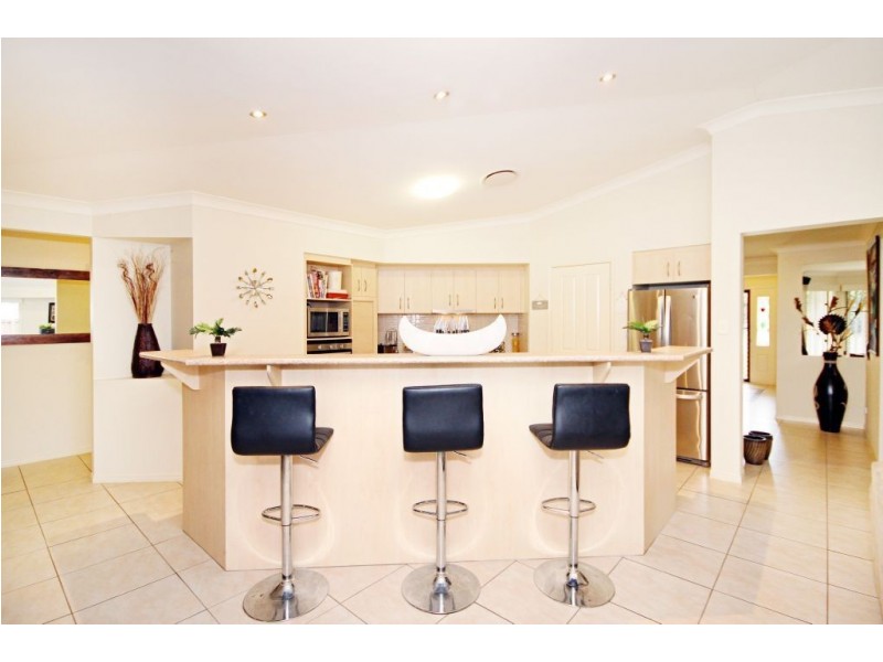 4 McLachlan Avenue, Mudgeeraba QLD 4213